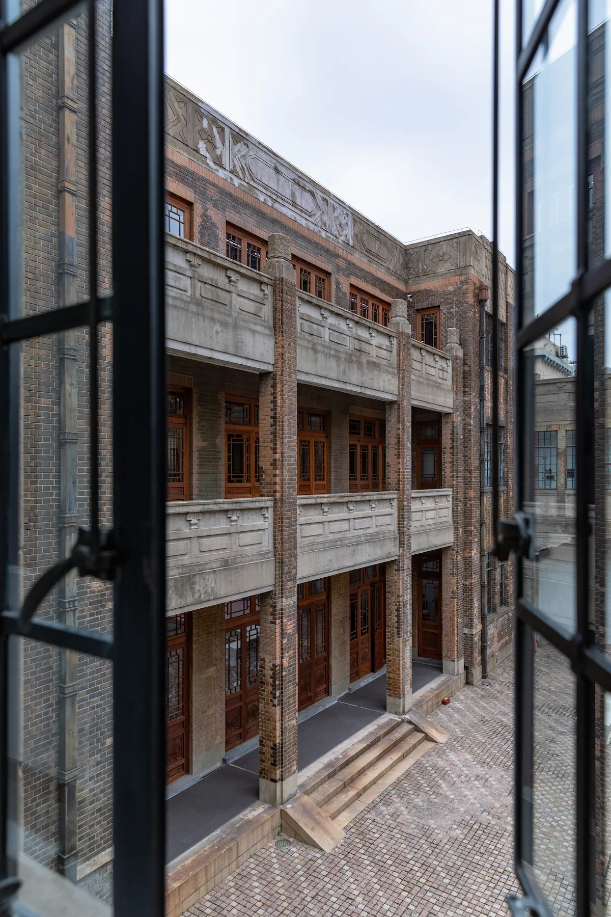 严同春宅照片（现解放日报报社），候车式口述历史项目