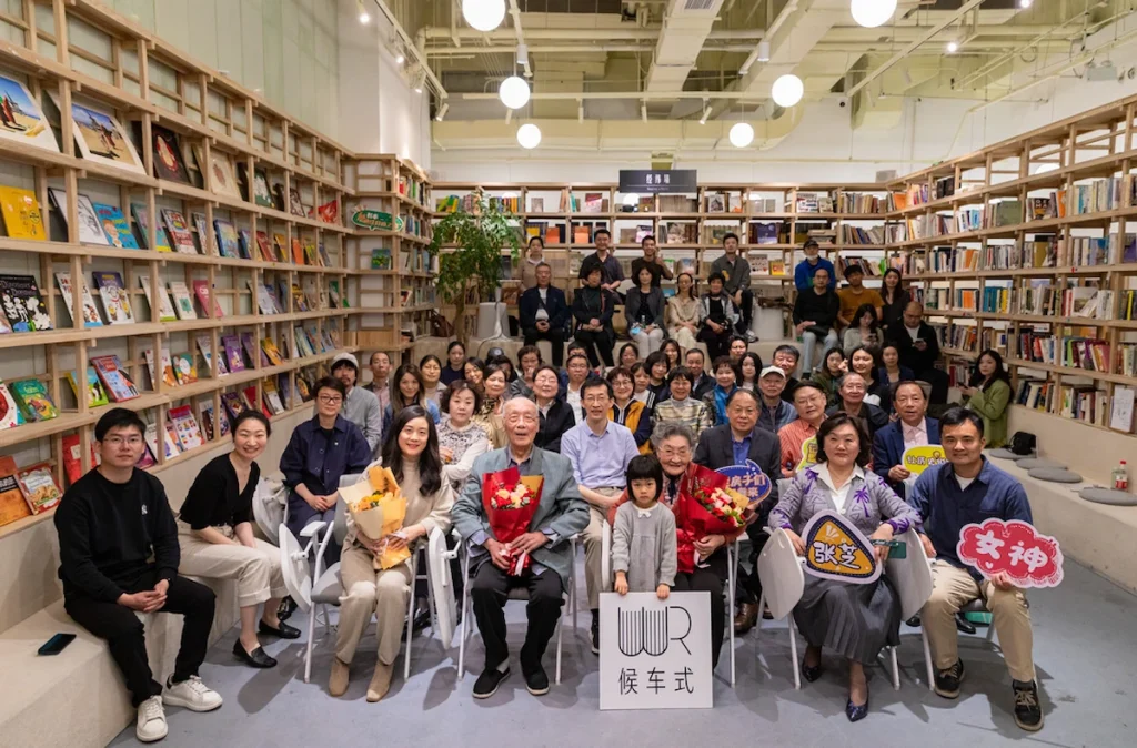 张芝线下活动现场，候车式口述历史项目